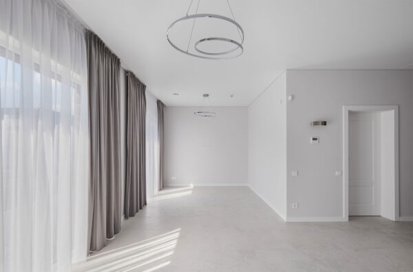 Vidaus Apdailos Paslaugos Butams Ir Namams Su Sienu Tinkavimu Glaistymu Dazymu Bei Grindu Ir Lubu Montavimu